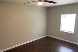 5018 Kenilwood Dr, Houston, TX 77033 - Photo 12