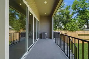 827 W 16th St, Houston, TX 77008 - Photo 32
