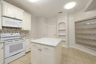 8134 Blue Jay St, Baytown, TX 77523 - Photo 12