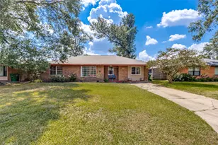 2007 Hewitt Dr, Houston, TX 77018 - Photo 2