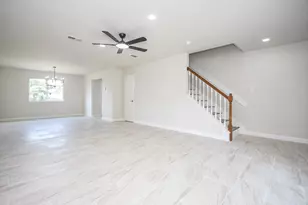 23131 N Waterlake Dr, Richmond, TX 77406 - Photo 2