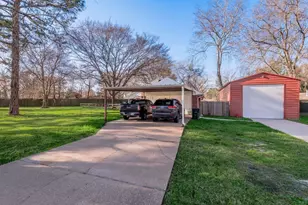 2203 Shannon Dr, Huntsville, TX 77320 - Photo 2