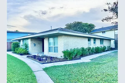 102 Mechanic Street, Galveston, TX 77550 - Photo 2