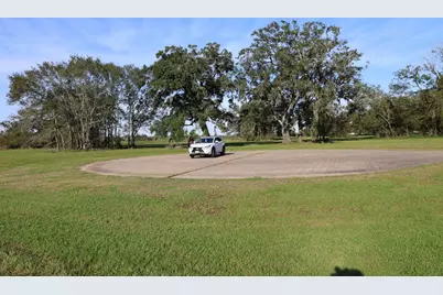 331 Green Pasture Court, Angleton, TX 77515 - Photo 2