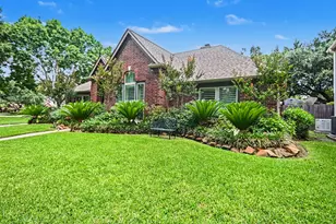 2025 Sandy Coast Cir, League City, TX 77573 - Photo 32