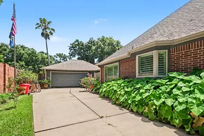 2025 Sandy Coast Circle, League City, TX 77573 - Photo 34