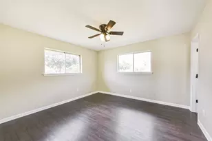 2390 Sarah St, Beaumont, TX 77705 - Photo 14