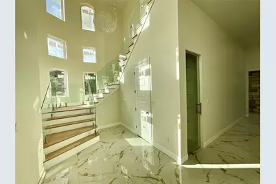 9756 Westview Drive, Houston, TX 77055 - Photo 10