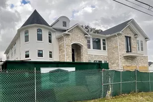 9756 Westview Dr, Houston, TX 77055 - Photo 2