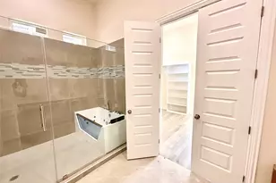 9756 Westview Dr, Houston, TX 77055 - Photo 30