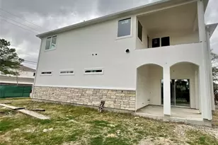 9756 Westview Dr, Houston, TX 77055 - Photo 4