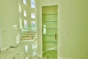 9756 Westview Dr, Houston, TX 77055 - Photo 10