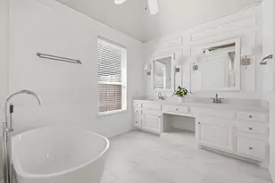 26 E Sterling Pond Cir, The Woodlands, TX 77382 - Photo 20