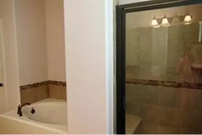 28 W Oaks Drive, Houston, TX 77058 - Photo 26