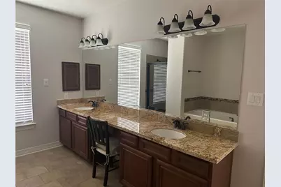 28 W Oaks Drive, Houston, TX 77058 - Photo 20