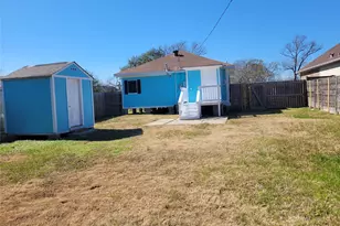 403 S Blackwell St, La Porte, TX 77571 - Photo 2