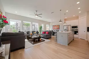 10915 Brambling Wood Dr, Houston, TX 77043 - Photo 8