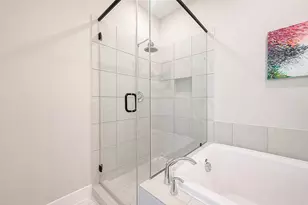 10915 Brambling Wood Dr, Houston, TX 77043 - Photo 38