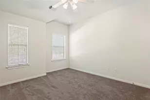 27 Harmony Hollow Ct, The Woodlands, TX 77385 - Photo 8