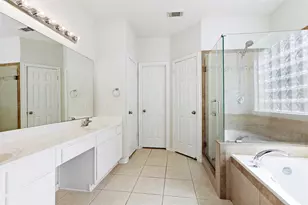 27 Harmony Hollow Ct, The Woodlands, TX 77385 - Photo 6