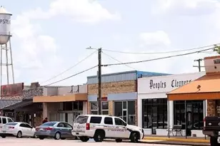 906 Rice St, Hempstead, TX 77445 - Photo 6