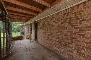 9715 Leath St, Houston, TX 77093 - Photo 12
