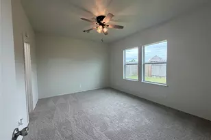 109 Mustang Stampede Dr, La Marque, TX 77568 - Photo 4
