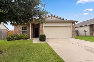 109 Mustang Stampede Dr, La Marque, TX 77568 - Photo 1