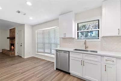 907 Avenue B, Sweeny, TX 77480 - Photo 14