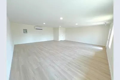 7704 Irvington Boulevard, Houston, TX 77022 - Photo 38