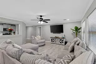 6046 Sandy Creek Dr, Baytown, TX 77523 - Photo 16