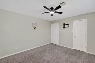 6046 Sandy Creek Dr, Baytown, TX 77523 - Photo 32
