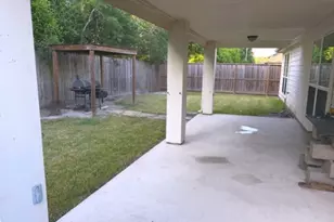 1330 Yucca Mountain Dr, Houston, TX 77090 - Photo 32