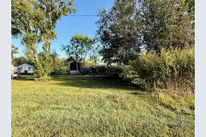 106 Lake Drive, Holiday Lakes, TX 77515 - Photo 6