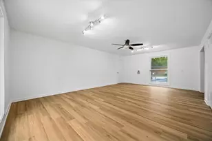 7102 Walkway St, Houston, TX 77036 - Photo 14