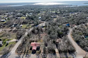 100 Choctaw Crest, Somerville, TX 77879 - Photo 2