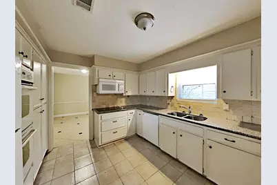 16395 Havenpark Drive, Houston, TX 77059 - Photo 8