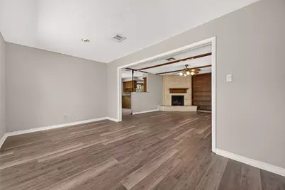 11710 N Petersham Drive, Houston, TX 77031 - Photo 14