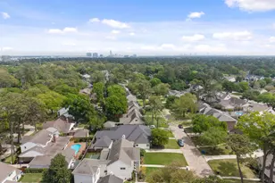 13926 Woodthorpe Ln, Houston, TX 77079 - Photo 4