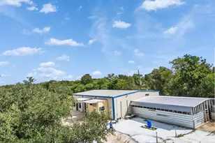 2024 Beverly Ln, Sealy, TX 77474 - Photo 2