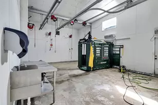 2024 Beverly Ln, Sealy, TX 77474 - Photo 34