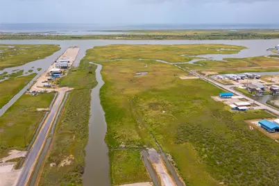 1272 N Tinkle Lane, Crystal Beach, TX 77650 - Photo 18