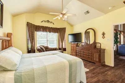 808 S Belle Drive, Angleton, TX 77515 - Photo 24