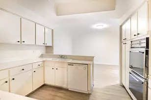 152 Litchfield Ln, Houston, TX 77024 - Photo 12