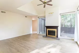 152 Litchfield Ln, Houston, TX 77024 - Photo 6
