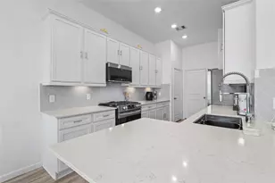 4050 Champlain Wy, Rosharon, TX 77583 - Photo 6