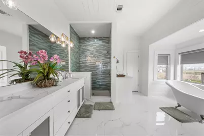 696 Villa Drive, Crystal Beach, TX 77650 - Photo 6