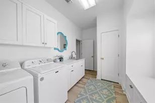 696 Villa Dr, Crystal Beach, TX 77650 - Photo 28