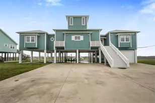 696 Villa Dr, Crystal Beach, TX 77650 - Photo 36
