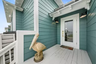 696 Villa Dr, Crystal Beach, TX 77650 - Photo 2